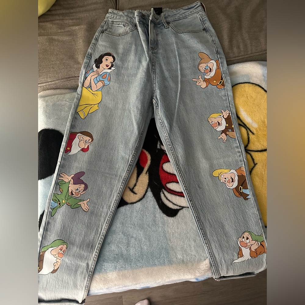 Her universe Snow White jeans